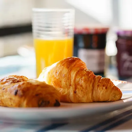 L'escale Des Copains