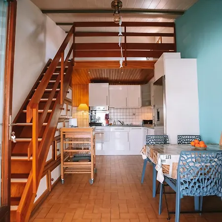 L'escale Des Copains